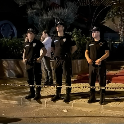 Kafede silahlı çatışma! 3 kişi öldü, yaralılar var!