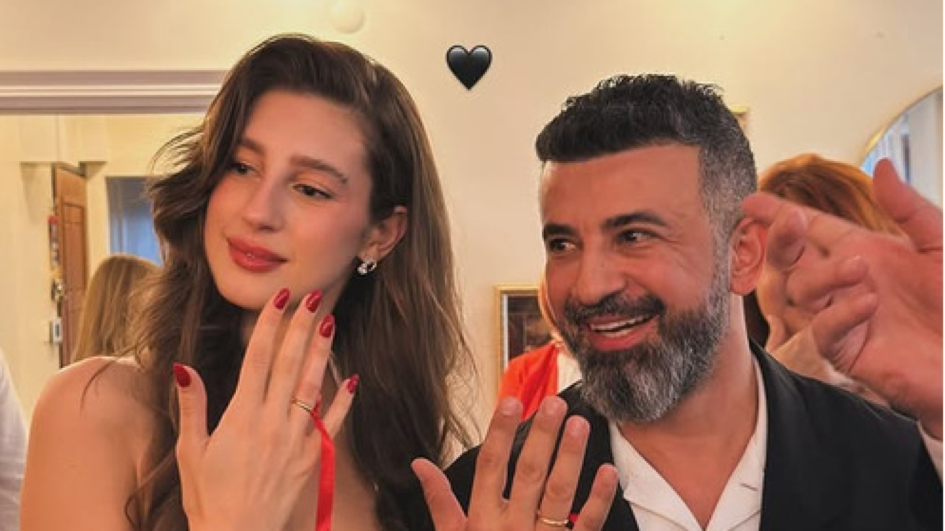 Itır Esen, Kariyerinin Yönetmeniyle Evlilik Aşamasına Geldi