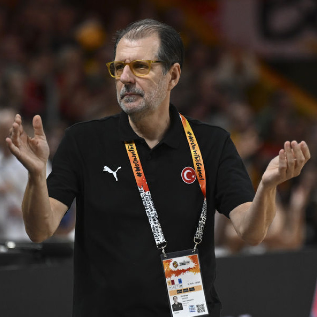 "İlk yarıda çok fazla top kaybı yaşadık"