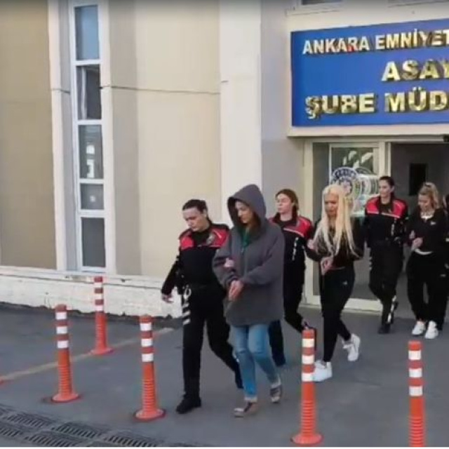 Tuğba Ekinci’nin de aralarında bulunduğu 5 kişiye gözaltı