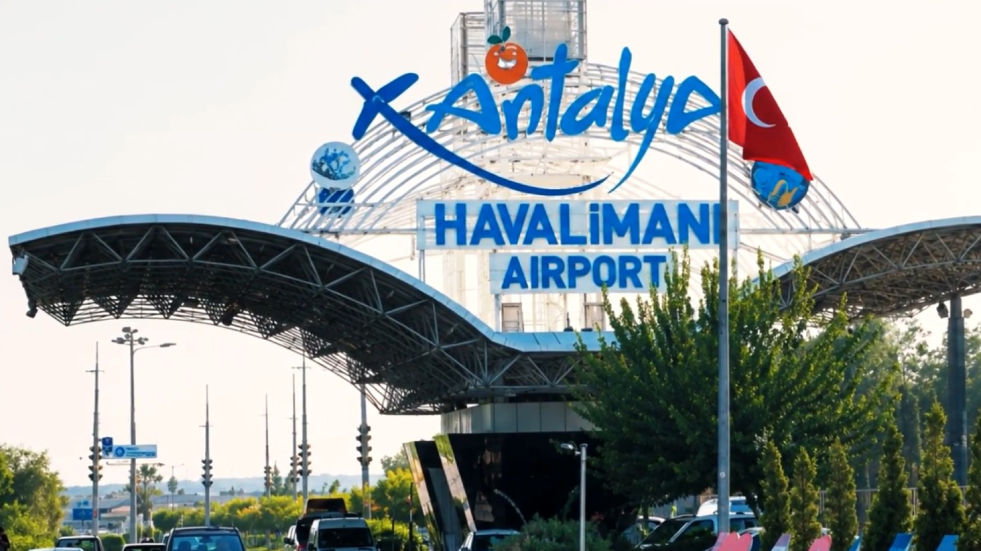 Antalya Havalimanı'nda Büyük Operasyon: 18,9 Kilo Likit Metamfetamin Ele Geçirildi
