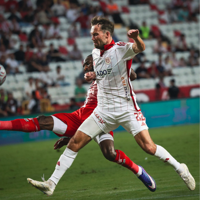 Antalyaspor evinde Sivasspor'a mağlup oldu