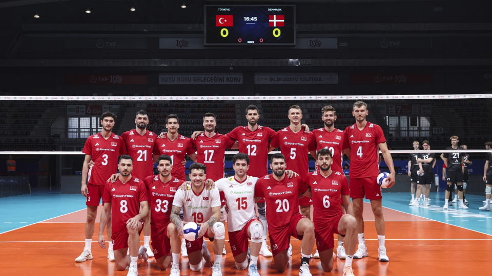 Efeler Danimarka ile 2-2 berabere kaldı