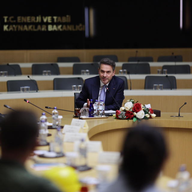 Bakan Bayraktar, madencileri kabul etti