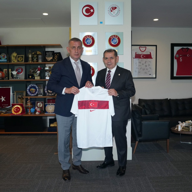 G.Saray'dan TFF'ye ziyaret!