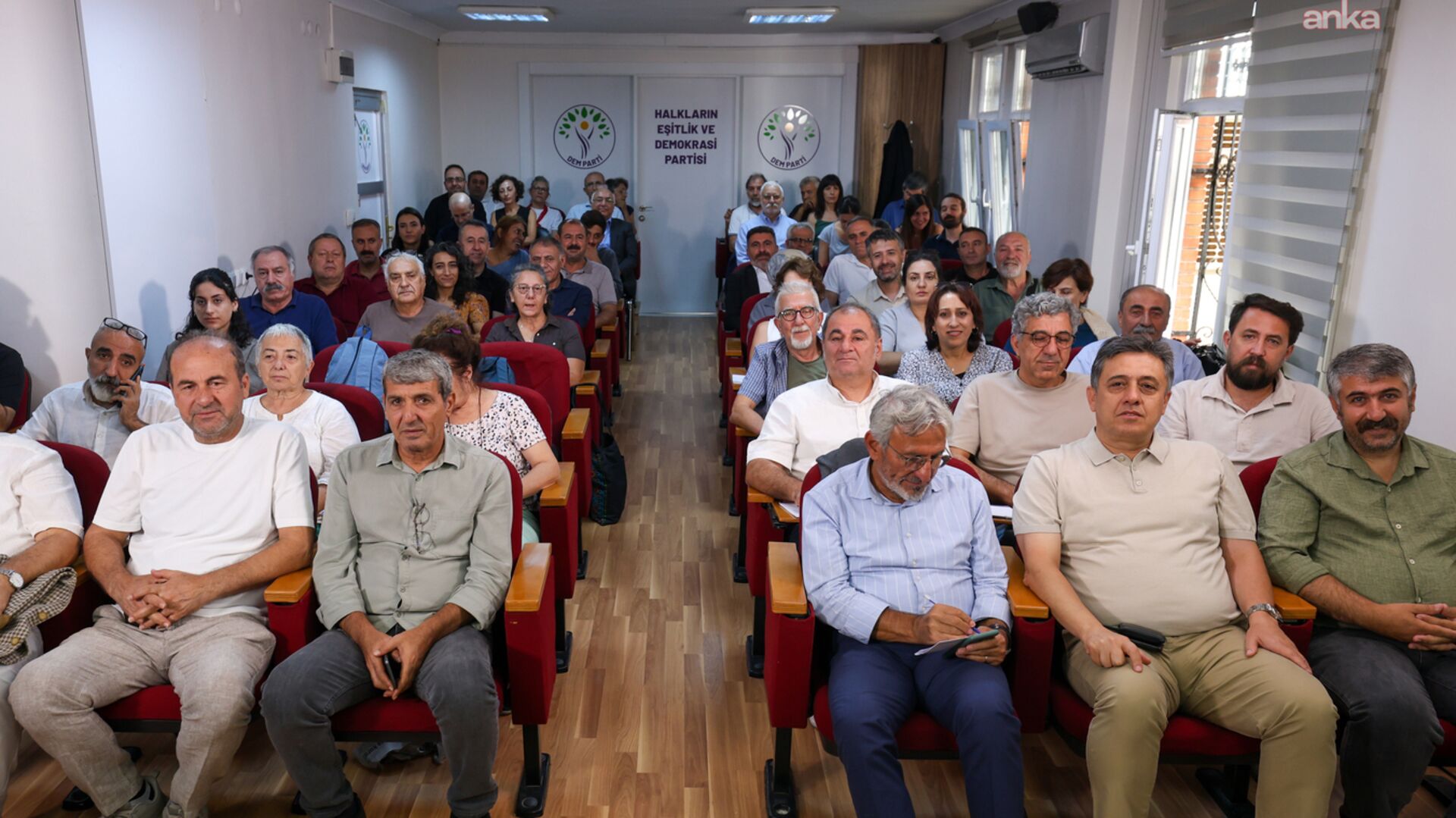 DEM Parti MYK üyeleri belirlendi haber görseli