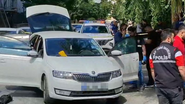 İstanbul'da araca silahlı saldırı! 1 ölü!