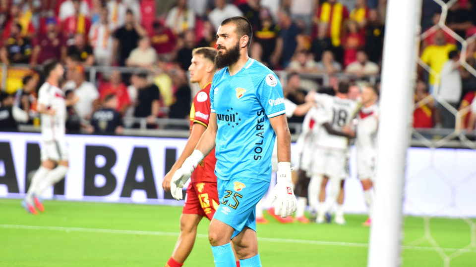Göztepe'de Gugeshashvili kadro dışı!