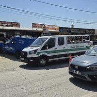 Tamirhanede patlama! Başına parça isabet etti!