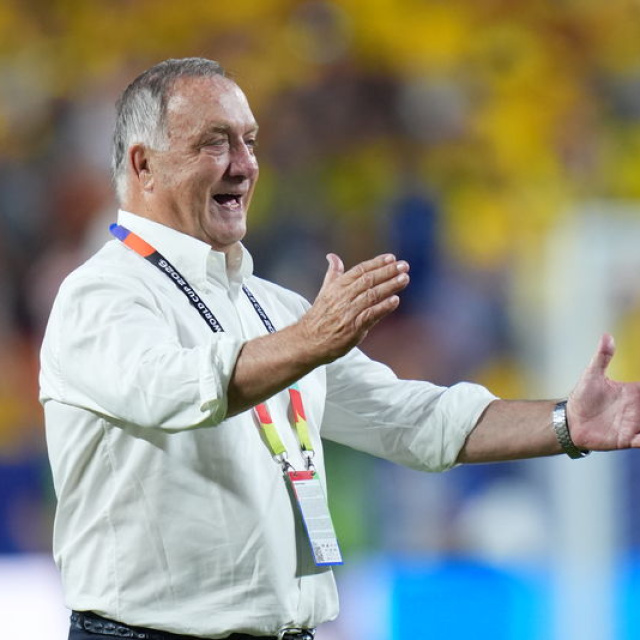 Dick Advocaat 2027'ye kadar Curaçao'da!