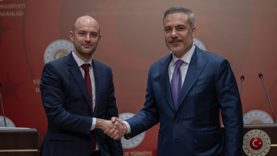 Fransız mevkidaşı Barrot ile görüştü