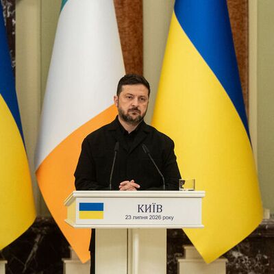 Zelenskiy’nin uçağı saldırıdan kıl payı kurtuldu
