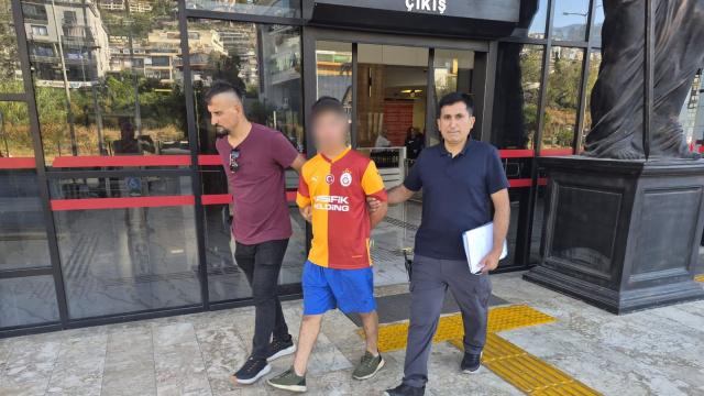 Turist kadına bıçaklı ve cinsel saldırı