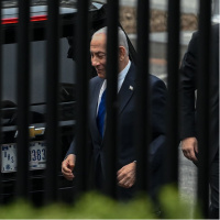 Netanyahu'dan Haaretz'e dava