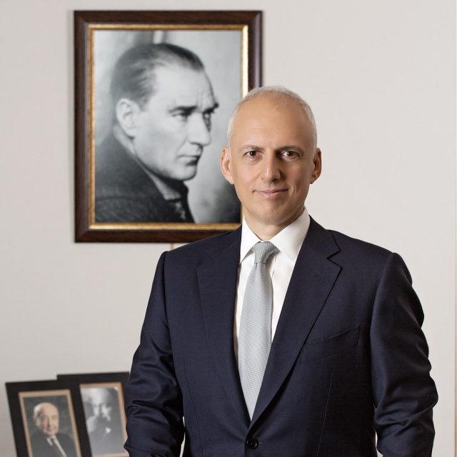 Yapı Kredi 82 yaşında