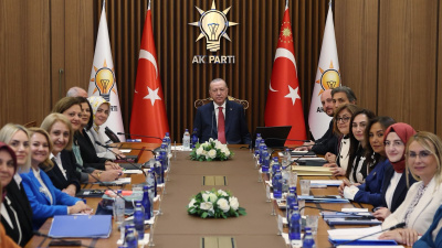 Kadın belediye başkanlarını kabul etti