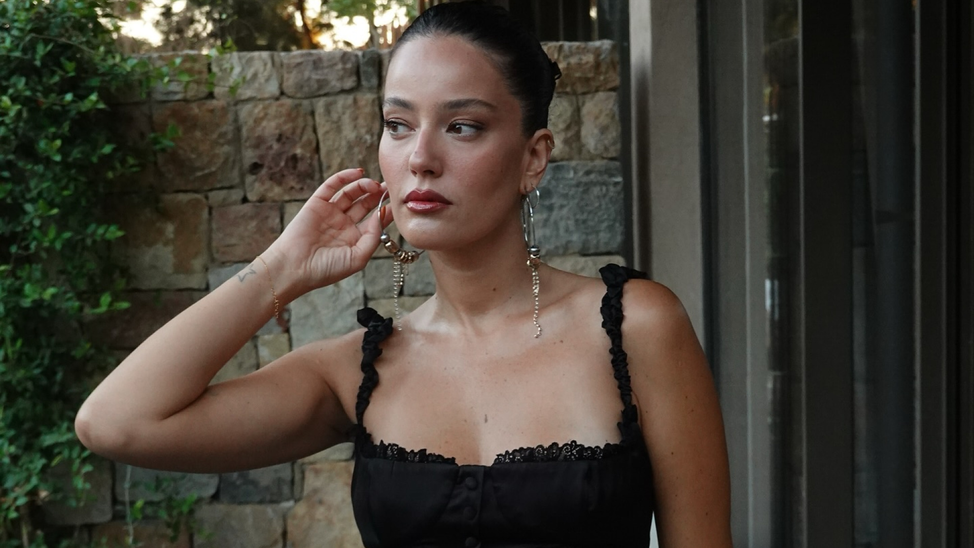 Pelin Akil'den çocukluk aşkı itirafı