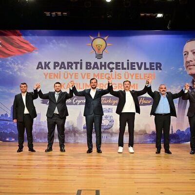 CHP'li 3 meclis üyesi AK Parti'ye geçti