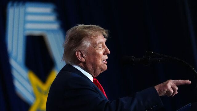 Trump iddia etti: İran'a tüm gücümüzle saldırmadık