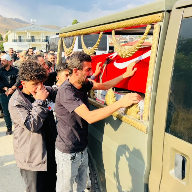 Şehit er Ziyar Koparan toprağa verildi