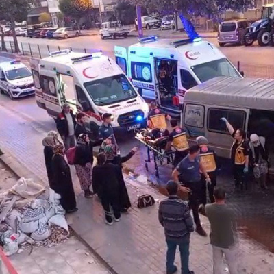 Bursa’da minibüs traktöre çarptı: 10 yaralı