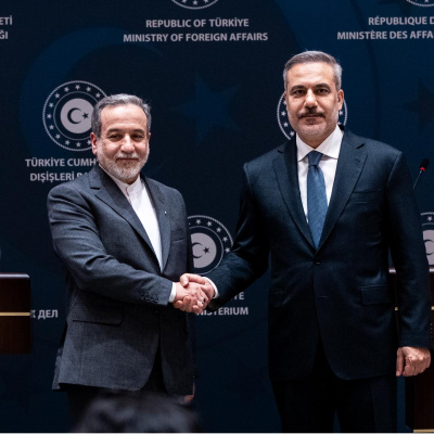 Bakan Fidan Arakçi ile görüştü