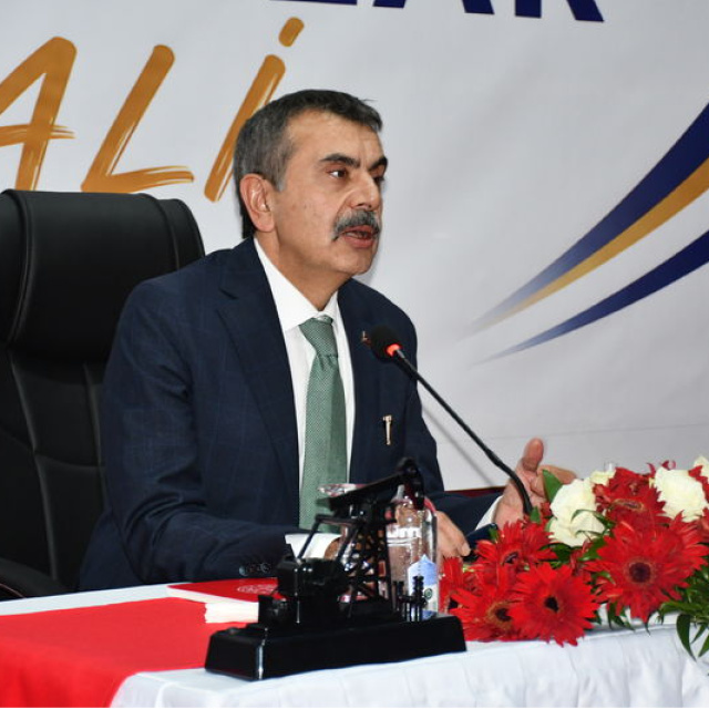 Öğretmen yer değiştirme takvimi belli oldu