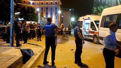 Minibüsle çarpışan motosikletli öldü