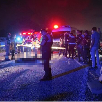 Hatalı sollama yapan TIR, motosiklete çarptı: 2 ölü