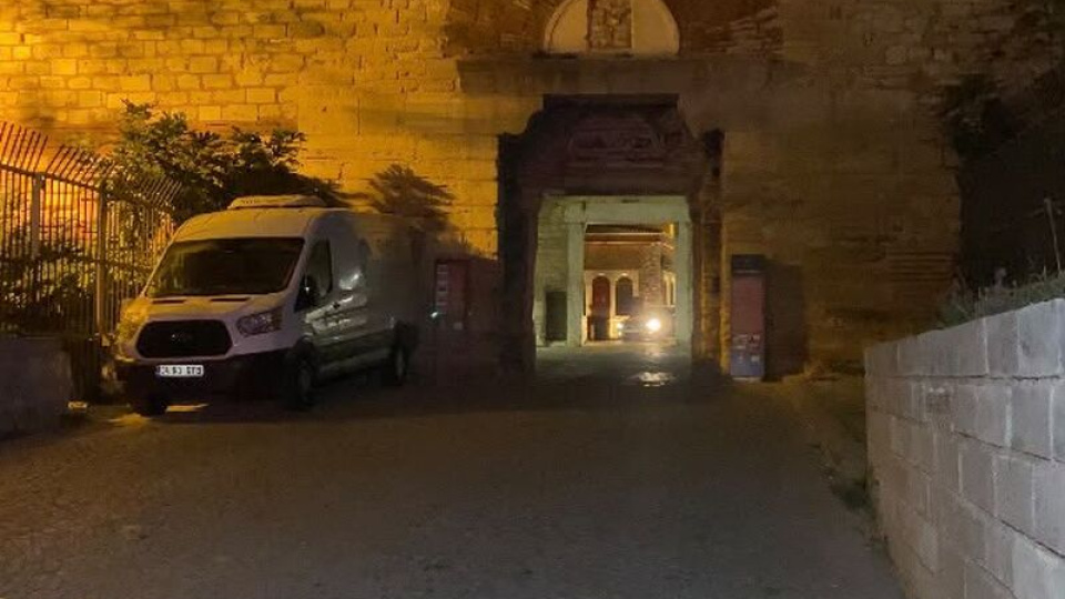 Surların içinde erkek cesedi bulundu