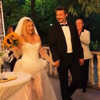 Şarkıcı Gökçe evlendi