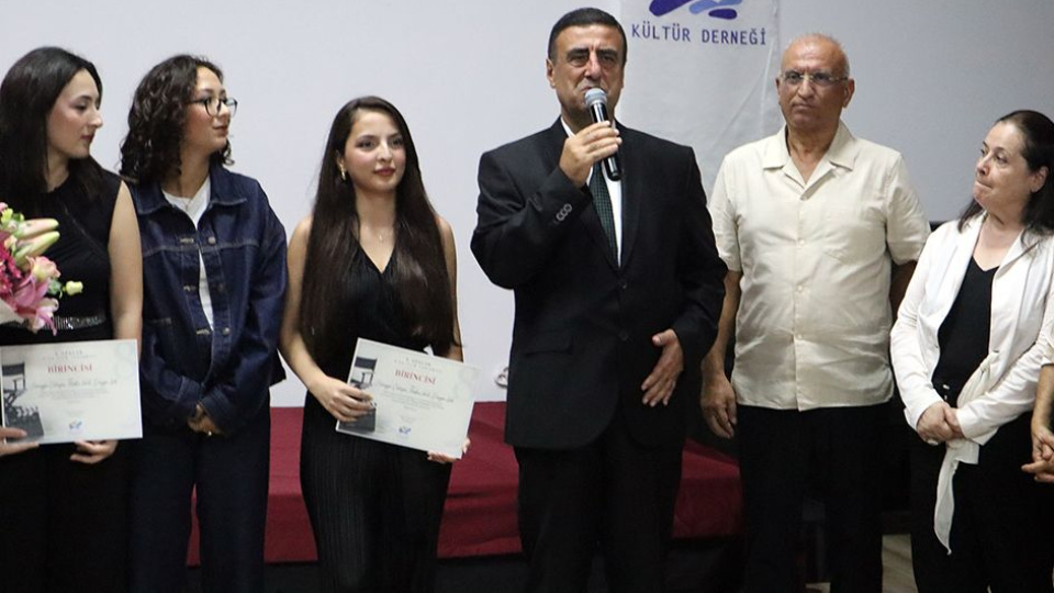 En İyi Kısa Film 'Maviye Tutunanlar'