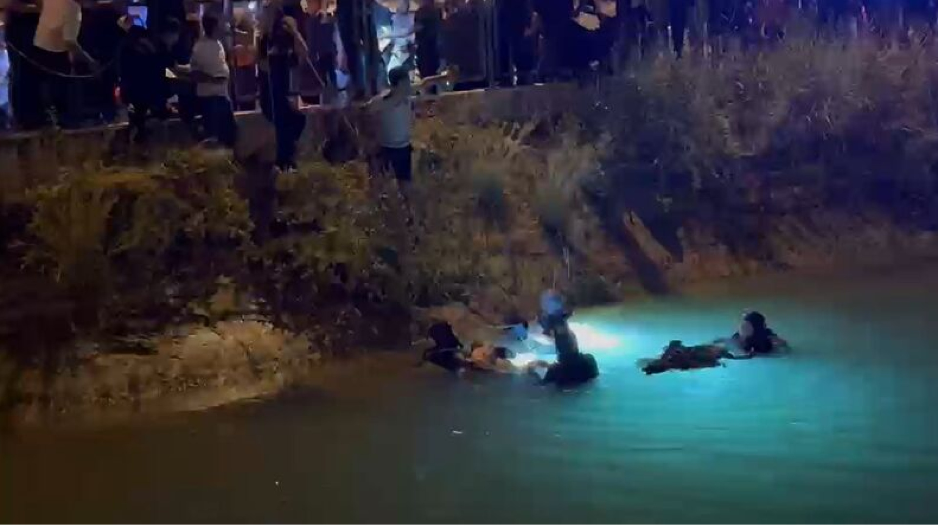 Serinlemek için girdiği sulama kanalında boğuldu haber görseli