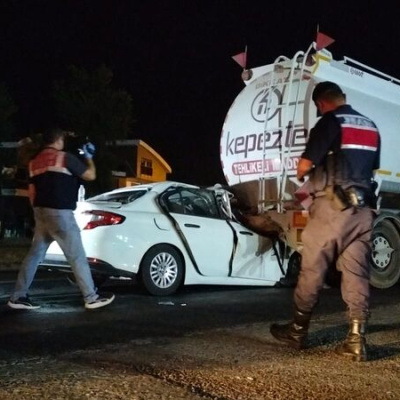 Manavgat'ta otomobil TIR'a çarptı: 1 ölü