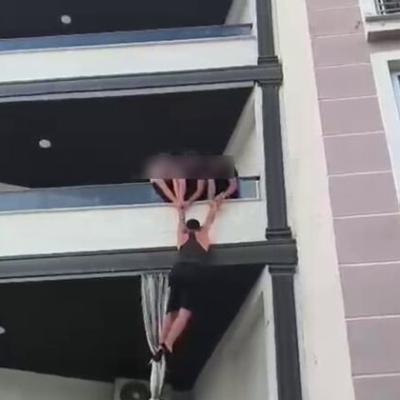 Uyuşturucu taciri balkondan kaçacaktı... Polis ellerinden yakaladı!