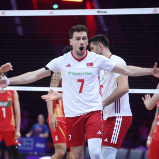 Türkiye - Letonya voleybol maçı için nefesler tutuldu