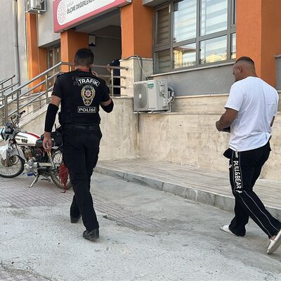 Polisten kaçıp ehliyet sınavına girdi