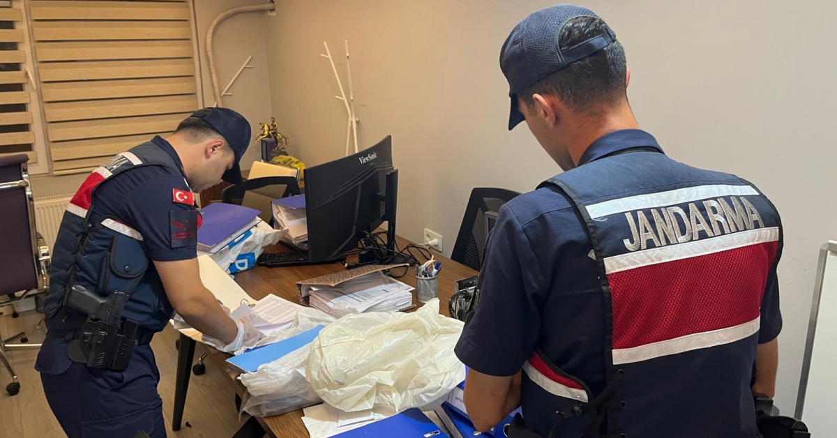 MİT'ten yazılım şirketine operasyon! 5 gözaltı