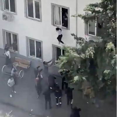 Öğrenciler can verirken okulu 'kıran' müdür!