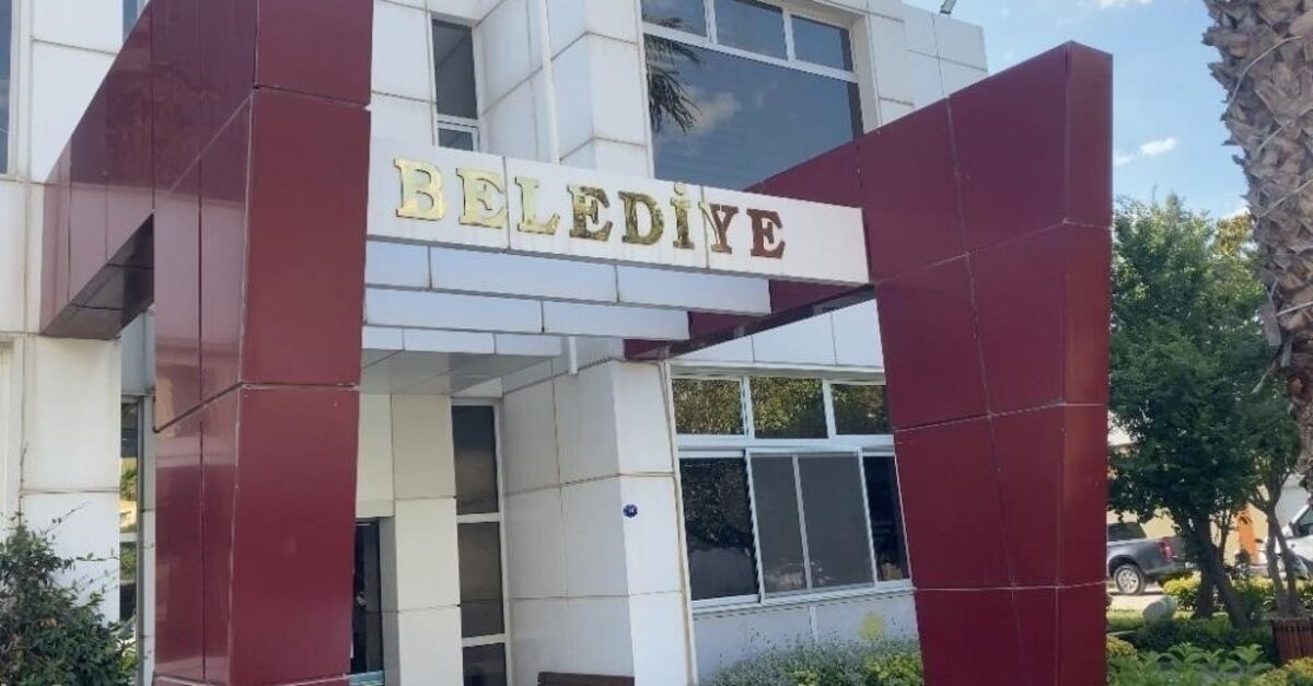 Son dakika haberler: Seferihisar Belediyesi'nde 29 tutuklama | Son dakika haberleri