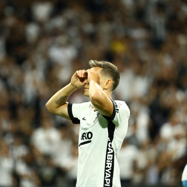 Beşiktaş'a Trossard'dan kötü haber!