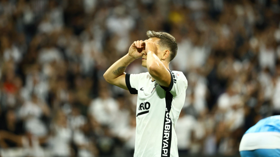 Beşiktaş'a Trossard'dan kötü haber!
