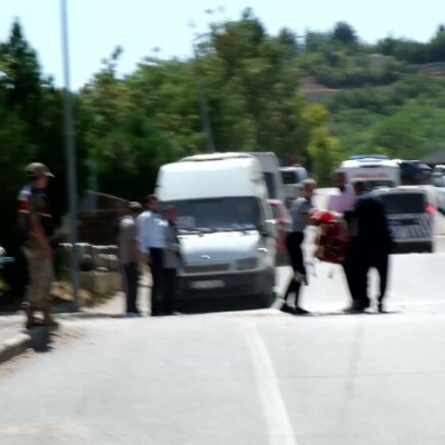 Polis memuru evinde ölü bulundu