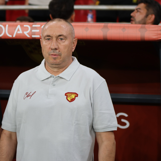 Göztepe, Stoilov'un sözleşmesini uzattı!