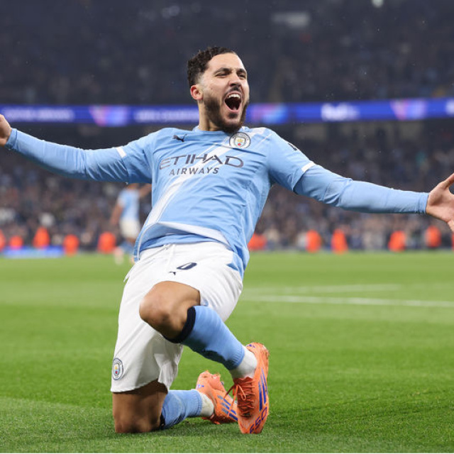 M.City, kupada 5 golle turladı!