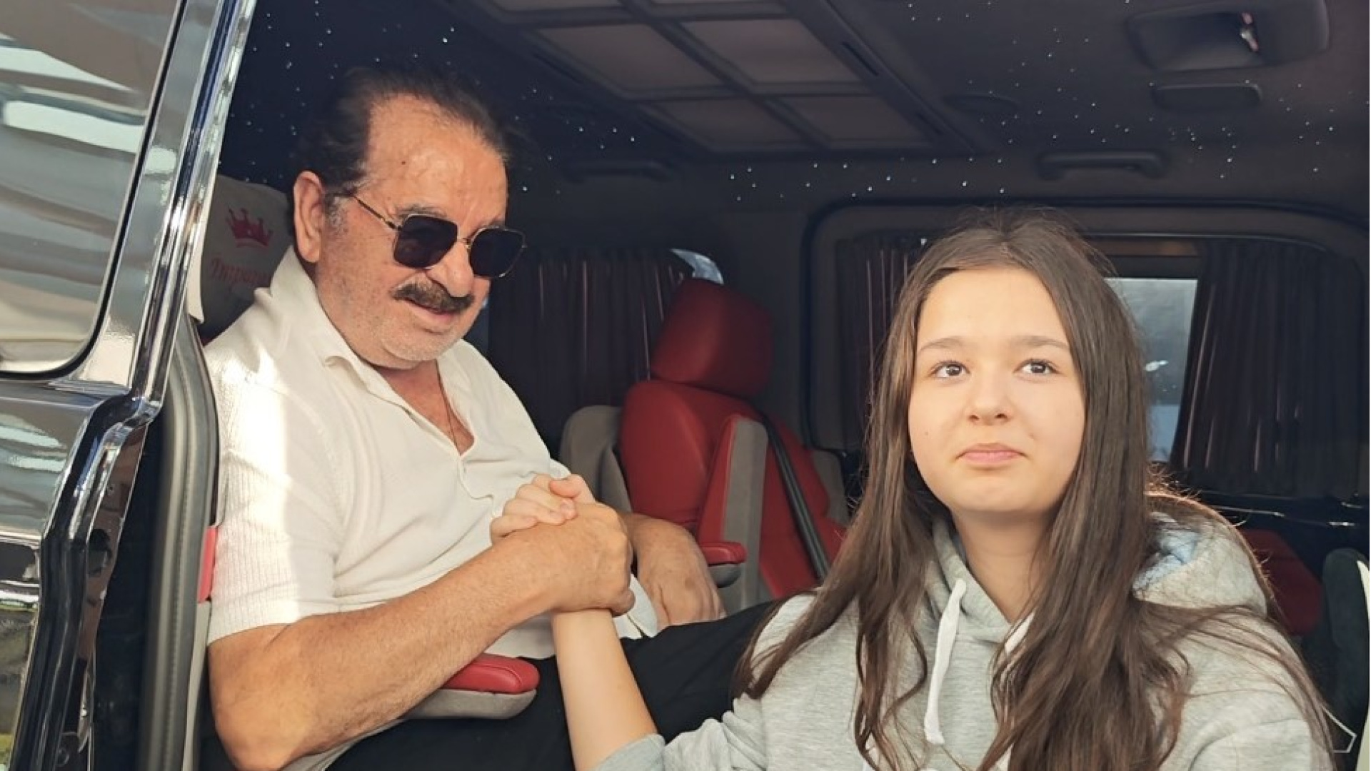 İbrahim Tatlıses, kızı Elif Ada ile okul çıkışı görüntülendi