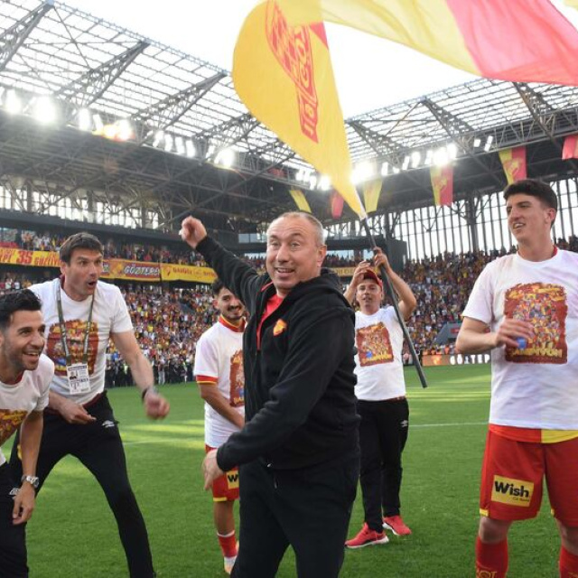 Göztepe'de istikrarın adı Stoilov!