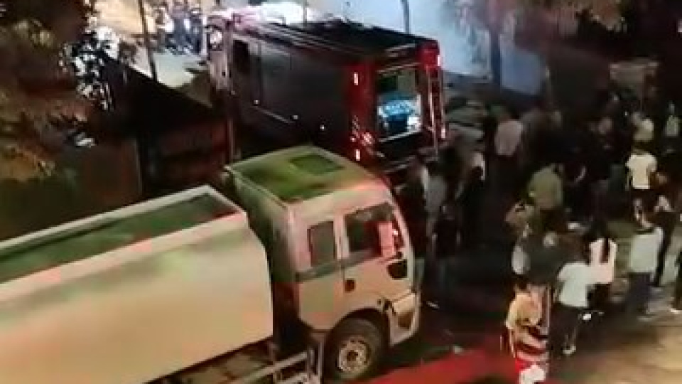 Küçükçekmece'de bina çöktü: 2 yaralı