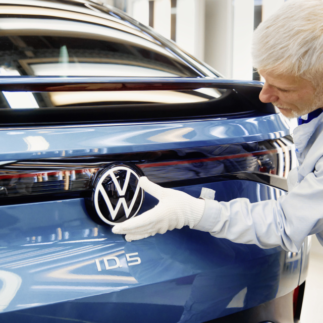 Volkswagen'de kriz derinleşiyor