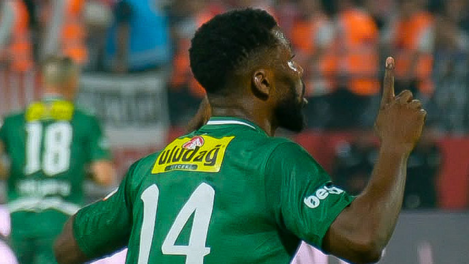Bursaspor zirvenin sahibi oldu!